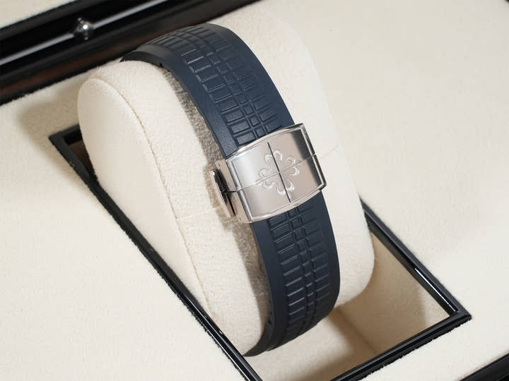 パテックフィリップ アクアノート Ref.5168G-001 ホワイトゴールド ミッドナイトブルー文字盤