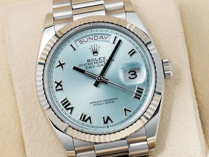 ロレックス デイデイト36 Ref.128236 プラチナ アイスブルー文字盤