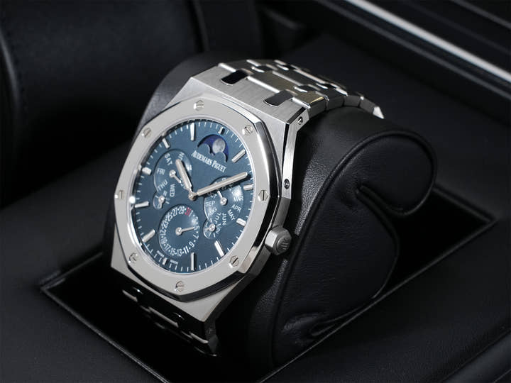 オーデマピゲ ロイヤルオーク パーペチュアルカレンダー ウルトラ シン Ref.26586IP.OO.1240IP.01 チタン ブルー文字盤