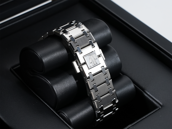 オーデマピゲ ロイヤルオーク パーペチュアルカレンダー ウルトラ シン Ref.26586IP.OO.1240IP.01 チタン ブルー文字盤