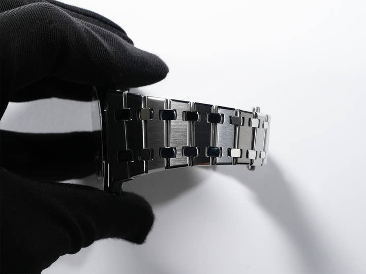 オーデマピゲ ロイヤルオーク パーペチュアルカレンダー ウルトラ シン Ref.26586IP.OO.1240IP.01 チタン ブルー文字盤