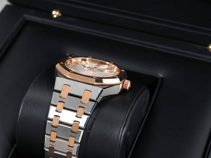 オーデマピゲ ロイヤルオーク Ref.77350SR.OO.1261SR.01 ステンレススチール/ピンクゴールド シルバー文字盤