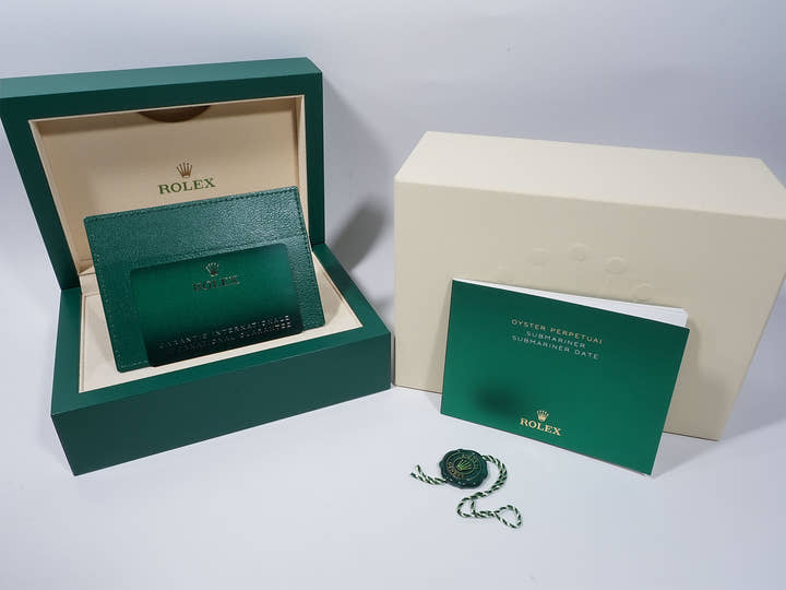 ロレックス サブマリーナー デイト Ref.116610LV ステンレススチール グリーン文字盤