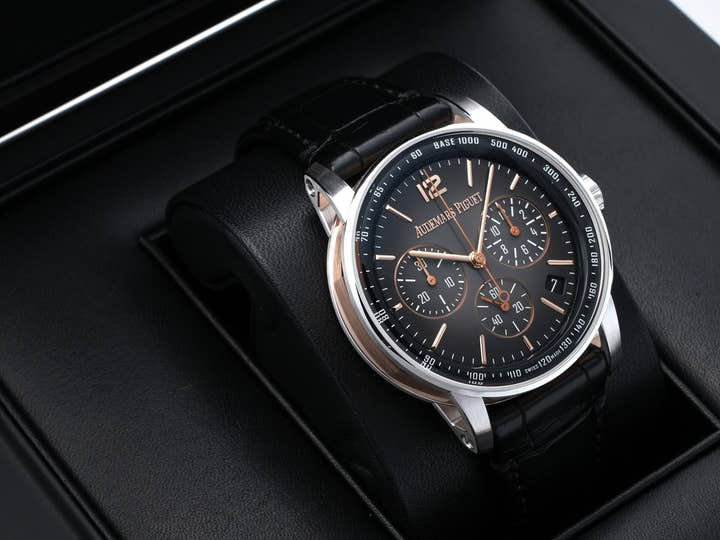 オーデマピゲ CODE 11.59 バイ オーデマ ピゲ クロノグラフ Ref.26393CR.OO.A002CR.01 ピンクゴールド/ホワイトゴールド スモークグレーラッカー文字盤