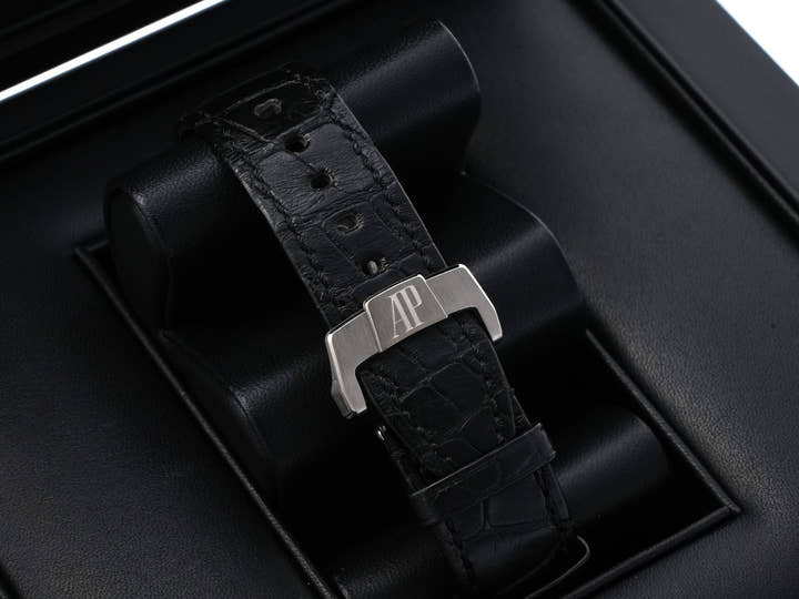 オーデマピゲ CODE 11.59 バイ オーデマ ピゲ クロノグラフ Ref.26393CR.OO.A002CR.01 ピンクゴールド/ホワイトゴールド スモークグレーラッカー文字盤