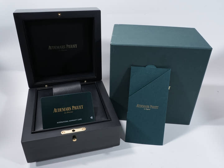 オーデマピゲ CODE 11.59 バイ オーデマ ピゲ クロノグラフ Ref.26393CR.OO.A002CR.01 ピンクゴールド/ホワイトゴールド スモークグレーラッカー文字盤