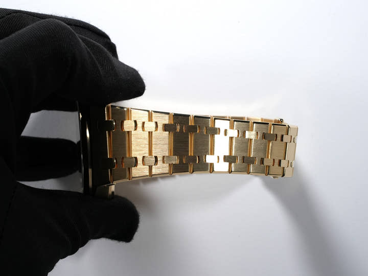 オーデマピゲ ロイヤルオーク クロノグラフ Ref.26320BA.OO.1220BA.02 イエローゴールド ブルー文字盤