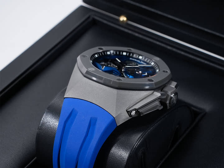 オーデマピゲ ロイヤルオーク コンセプト フライング トゥールビヨン GMT Ref.26589IO.OO.D030CA.01 チタン ブルー文字盤