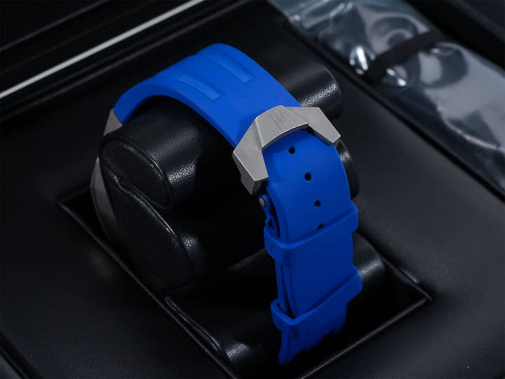 オーデマピゲ ロイヤルオーク コンセプト フライング トゥールビヨン GMT Ref.26589IO.OO.D030CA.01 チタン ブルー文字盤