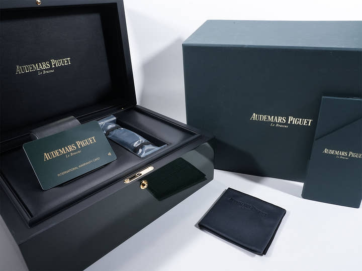 オーデマピゲ ロイヤルオーク コンセプト フライング トゥールビヨン GMT Ref.26589IO.OO.D030CA.01 チタン ブルー文字盤