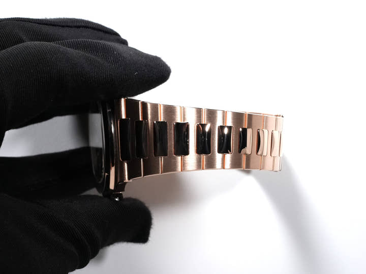 パテックフィリップ ノーチラス Ref.5711/1R-001 ローズゴールド ブラウン・ブラック・グラデーション文字盤