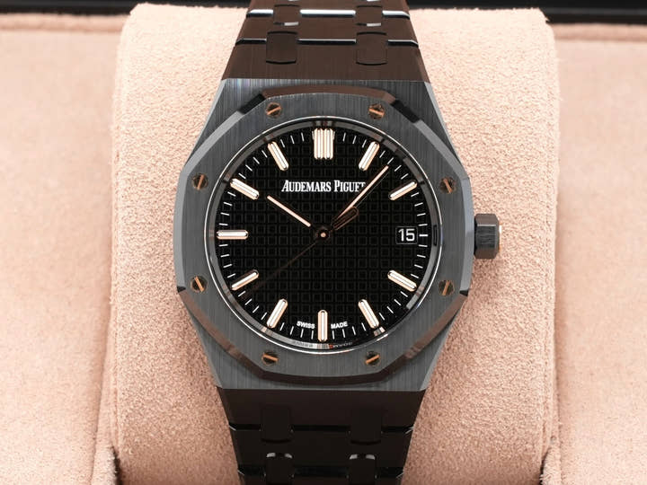 オーデマピゲ ロイヤルオーク Ref.77350CE.OO.1266CE.02.A セラミック レインボータペストリー文字盤