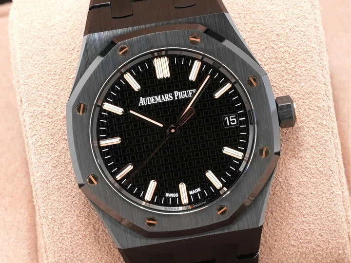 オーデマピゲ ロイヤルオーク Ref.77350CE.OO.1266CE.02.A セラミック レインボータペストリー文字盤