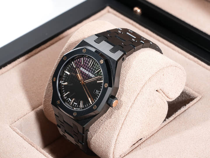 オーデマピゲ ロイヤルオーク Ref.77350CE.OO.1266CE.02.A セラミック レインボータペストリー文字盤