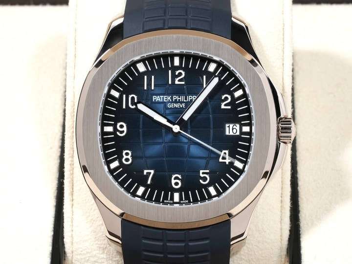 パテックフィリップ アクアノート Ref.5168G-001 ホワイトゴールド ミッドナイトブルー文字盤