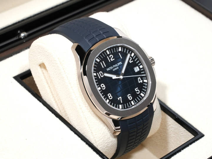 パテックフィリップ アクアノート Ref.5168G-001 ホワイトゴールド ミッドナイトブルー文字盤