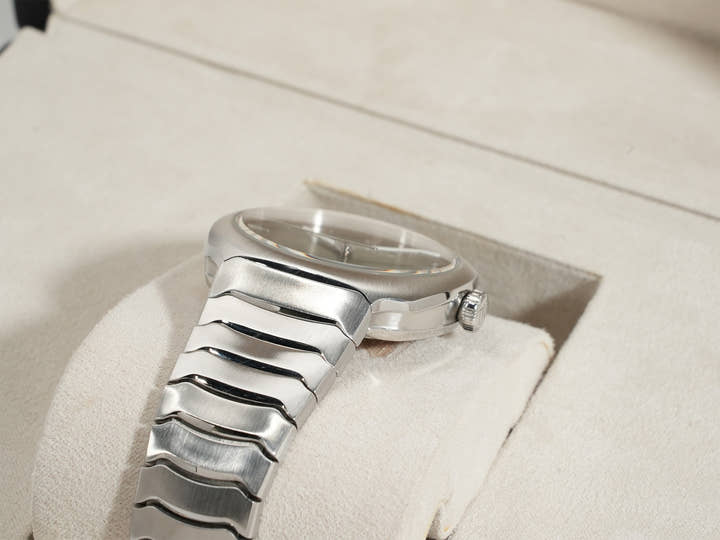 H.モーザー ストリームライナー センターセコンド Ref.6200-1200 マトリックスグリーンフュメ文字盤 美中古 82c76edr