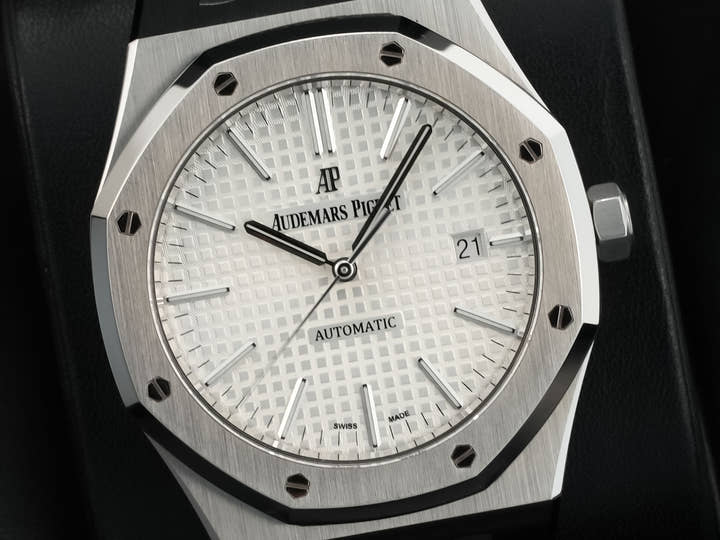 オーデマピゲ ロイヤルオーク Ref.15400ST.OO.1220ST.02 ステンレススチール シルバー文字盤