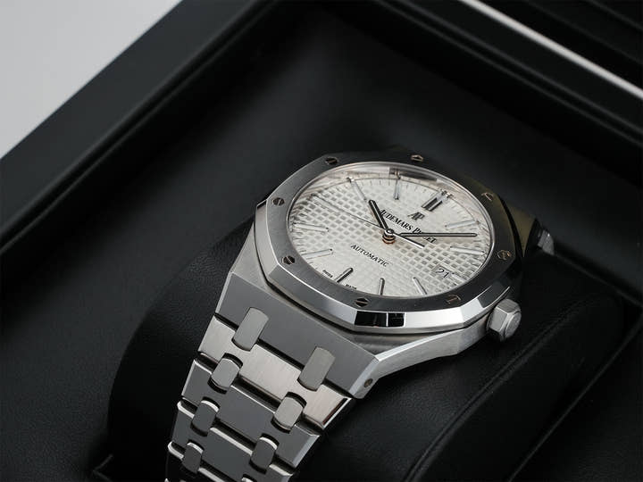 オーデマピゲ ロイヤルオーク Ref.15400ST.OO.1220ST.02 ステンレススチール シルバー文字盤