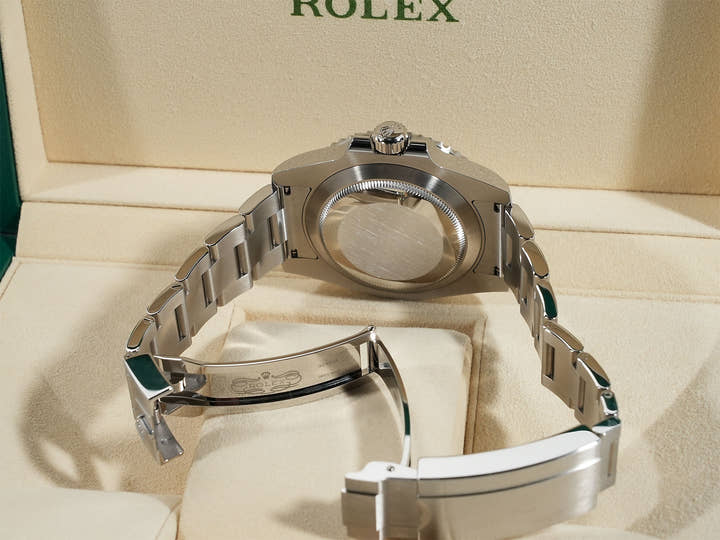 ロレックス サブマリーナー デイト Ref.116610LV ステンレススチール グリーン文字盤