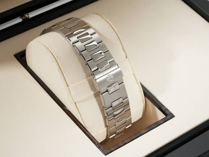 パテックフィリップ ノーチラス クロノグラフ Ref.5980/1A-001 ステンレススチール ブルー文字盤