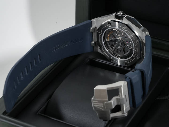 オーデマピゲ ロイヤルオーク オフショア ダイバー Ref.15720ST.OO.A027CA.01 ステンレススチール ブルー文字盤