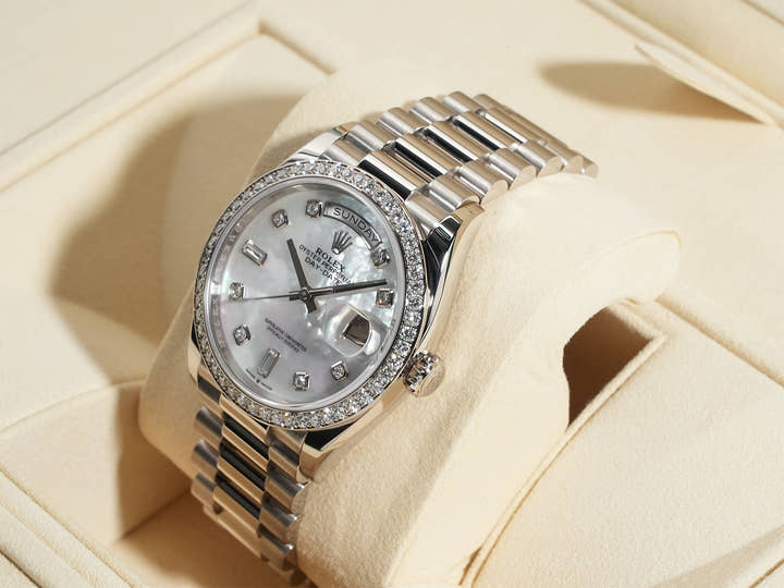 ロレックス デイデイト Ref.128349RBR ホワイトゴールド ホワイトシェルx10Pダイヤ文字盤