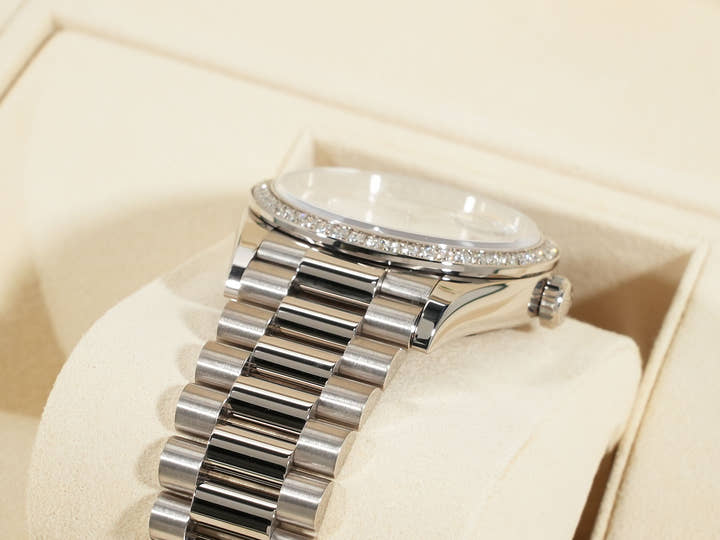 ロレックス デイデイト Ref.128349RBR ホワイトゴールド ホワイトシェルx10Pダイヤ文字盤