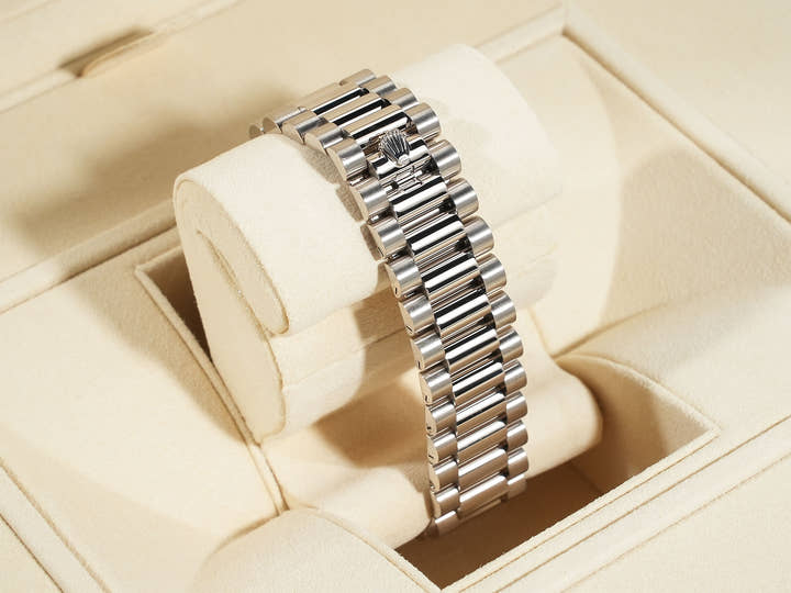 ロレックス デイデイト Ref.128349RBR ホワイトゴールド ホワイトシェルx10Pダイヤ文字盤