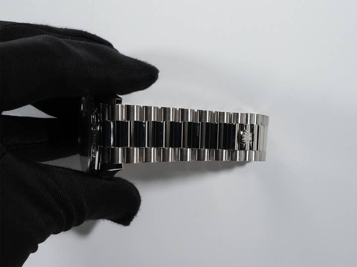 ロレックス デイデイト Ref.128349RBR ホワイトゴールド ホワイトシェルx10Pダイヤ文字盤