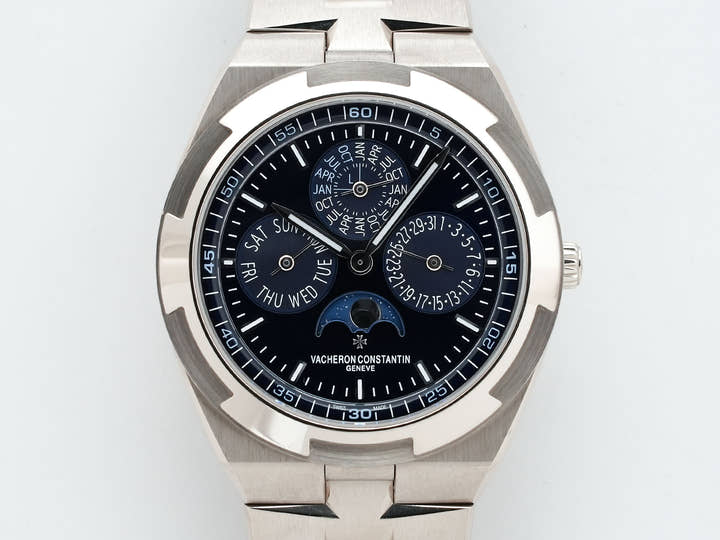 ヴァシュロンコンスタンタン オーヴァーシーズ エクストラフラット パーペチュアルカレンダー Ref.4300V/220G-B945 ホワイトゴールド ブルー文字盤 中古 xtipjjea