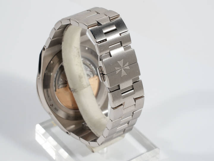 ヴァシュロンコンスタンタン オーヴァーシーズ エクストラフラット パーペチュアルカレンダー Ref.4300V/220G-B945 ホワイトゴールド ブルー文字盤 中古 xtipjjea