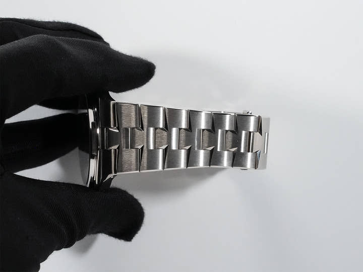 ヴァシュロンコンスタンタン オーヴァーシーズ エクストラフラット パーペチュアルカレンダー Ref.4300V/220G-B945 ホワイトゴールド ブルー文字盤 中古 xtipjjea