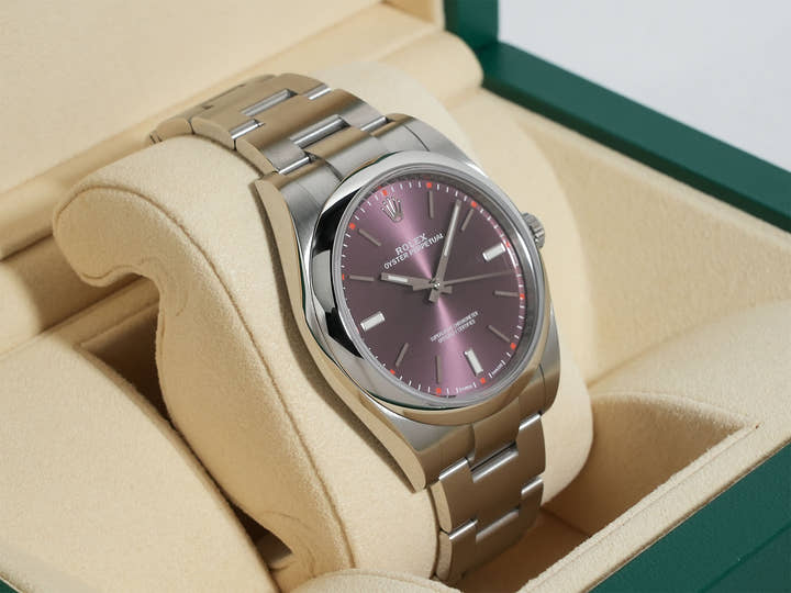 Rolex Oyster Perpetual Ref.114300 Red Grape Dial Very Good Condition wy577xm4