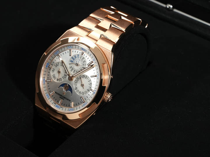 ヴァシュロンコンスタンタン オーヴァーシーズ エクストラフラット パーペチュアルカレンダー Ref.4300V/120R-B064 シルバー文字盤 美中古 smfaoxkg