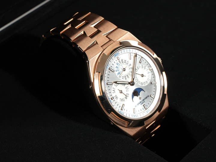 ヴァシュロンコンスタンタン オーヴァーシーズ エクストラフラット パーペチュアルカレンダー Ref.4300V/120R-B064 シルバー文字盤 美中古 smfaoxkg