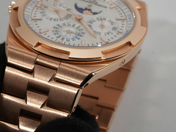 ヴァシュロンコンスタンタン オーヴァーシーズ エクストラフラット パーペチュアルカレンダー Ref.4300V/120R-B064 シルバー文字盤 美中古 smfaoxkg