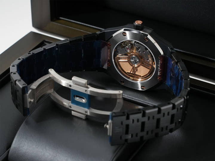 オーデマピゲ ロイヤルオーク Ref.77350CE.OO.1266CE.03.A ブラックセラミック ブラック文字盤