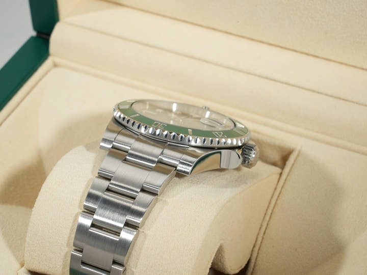 ロレックス サブマリーナー デイト Ref.116610LV ステンレススチール グリーン文字盤