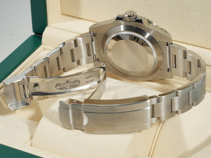 ロレックス サブマリーナー デイト Ref.116610LV ステンレススチール グリーン文字盤