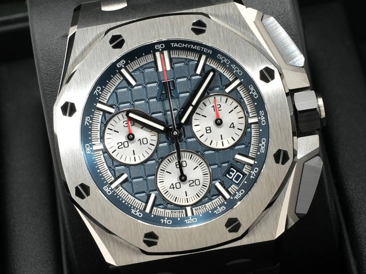 Audemars Piguet Royal Oak Offshore Chronograph Ref.26420TI.OO.A027CA.01 Blue Dial Unused 37wnjjdb