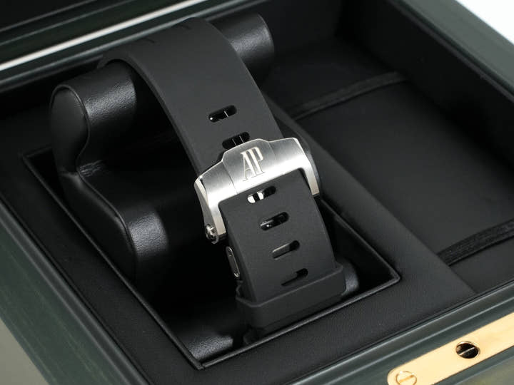 Audemars Piguet Royal Oak Offshore Chronograph Ref.26420TI.OO.A027CA.01 Blue Dial Unused 37wnjjdb