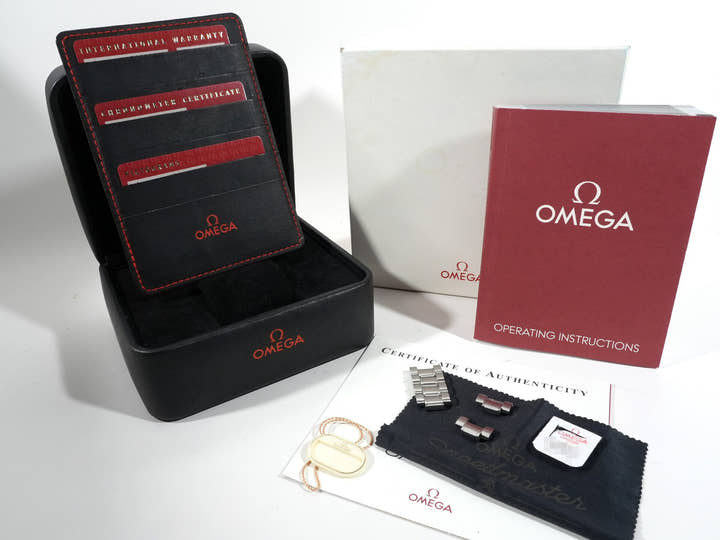 オメガ スピードマスター シューマッハ レジェンド Ref.3853.32 アイボリー×ブラック文字盤 中古 rso35hti