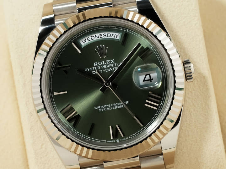 ロレックス デイデイト40 Ref.228239 ホワイトゴールド オリーブグリーン文字盤