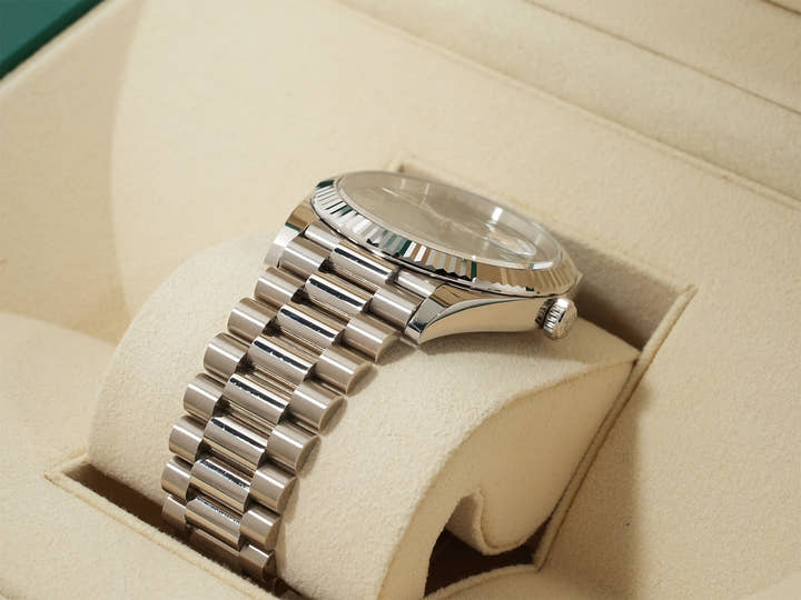 ロレックス デイデイト40 Ref.228239 ホワイトゴールド オリーブグリーン文字盤