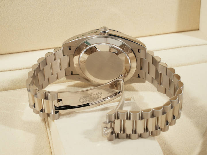 ロレックス デイデイト40 Ref.228239 ホワイトゴールド オリーブグリーン文字盤