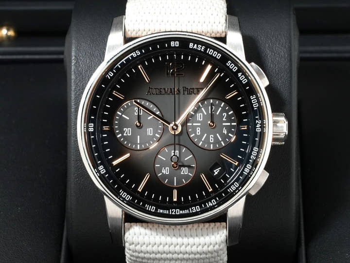 オーデマピゲ CODE 11.59 バイ オーデマ ピゲ クロノグラフ Ref.26393CR.OO.A002CR.01 ピンクゴールド/ホワイトゴールド スモークグレーラッカー文字盤