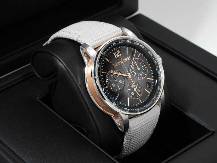 オーデマピゲ CODE 11.59 バイ オーデマ ピゲ クロノグラフ Ref.26393CR.OO.A002CR.01 ピンクゴールド/ホワイトゴールド スモークグレーラッカー文字盤