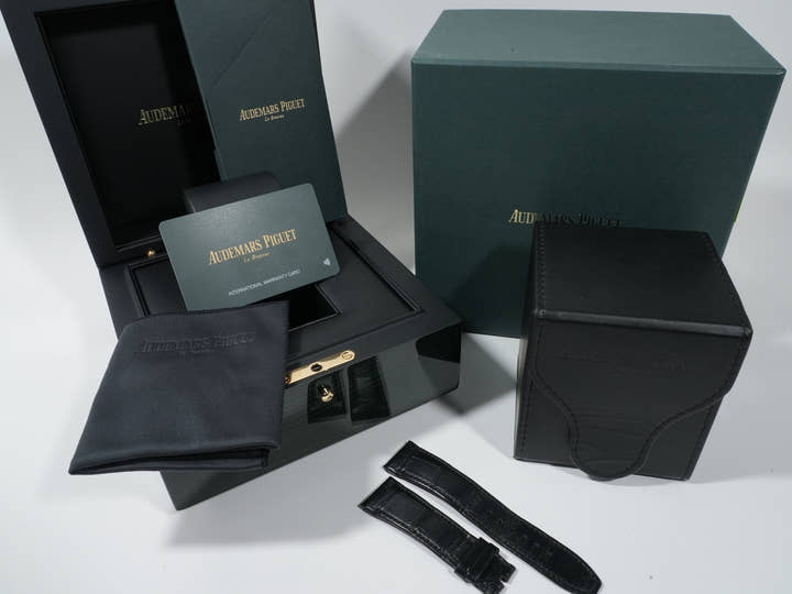 オーデマピゲ CODE 11.59 バイ オーデマ ピゲ クロノグラフ Ref.26393CR.OO.A002CR.01 ピンクゴールド/ホワイトゴールド スモークグレーラッカー文字盤