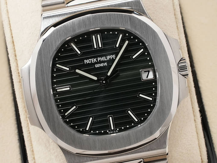 パテックフィリップ ノーチラス Ref.5711/1A-014 ステンレススチール グリーン文字盤